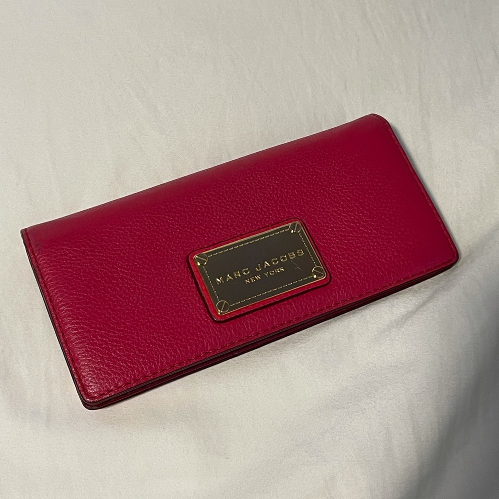 marc jacobs wallet (price firm!)